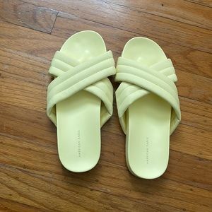 NWT Women’s size 8 slides bright yellow